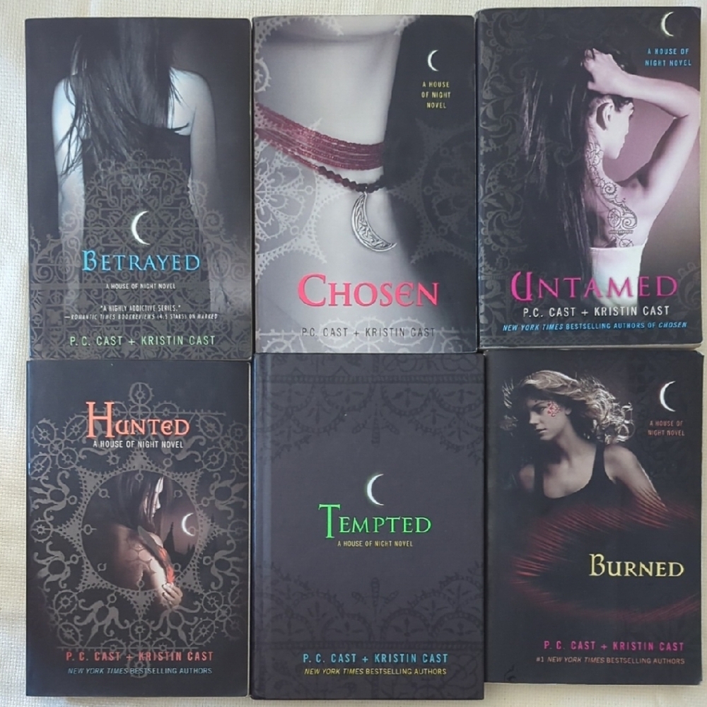 House of Night- Black